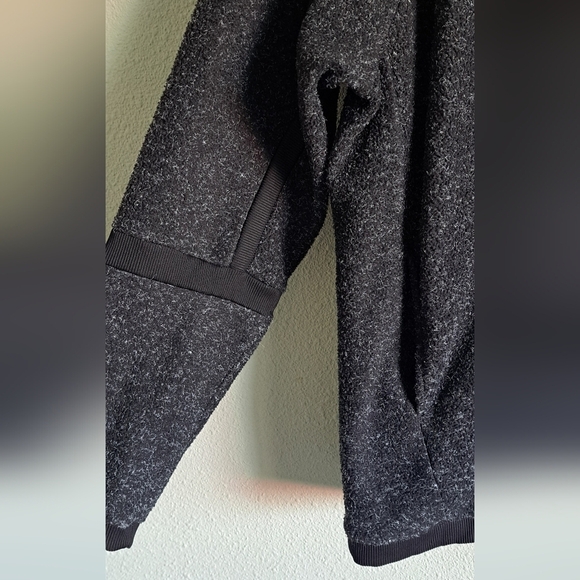 Nike Thermal Gray Black Hooded Fleece - Picture 6 of 6